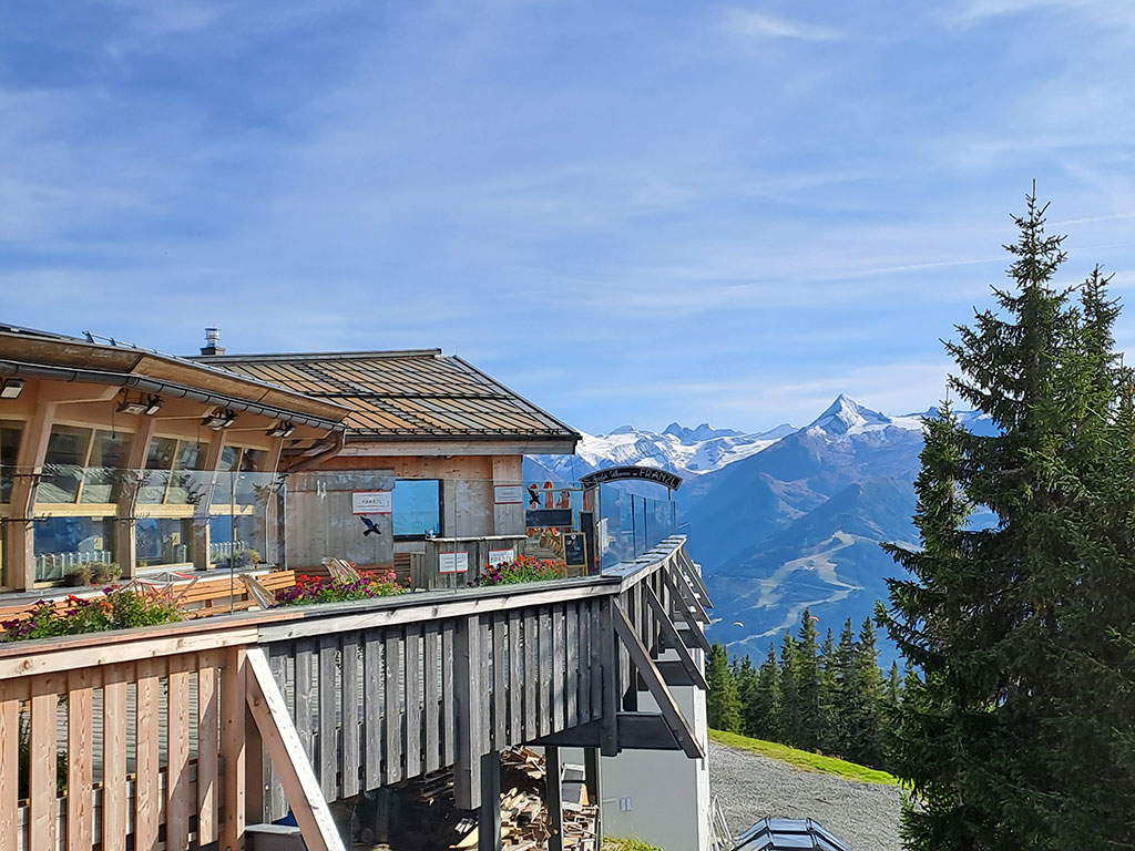 Hütte mit Blick auf das Kitzsteinhorn